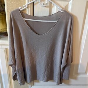 Women's grey light sweater Top silver thread hemming